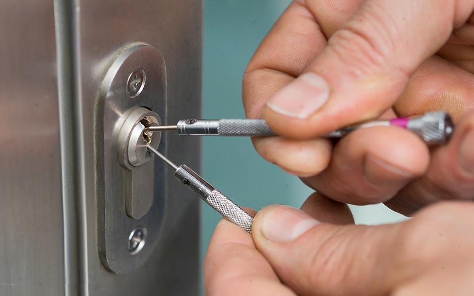changer serrure de porte Ankers Plan-de-Cuques