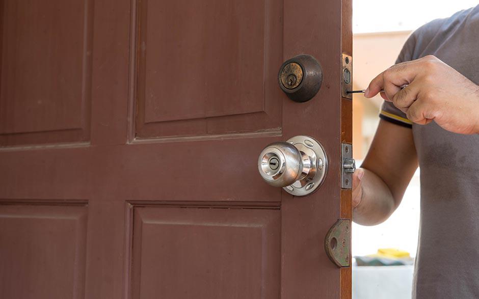 changer serrure de porte Ankers Plan-de-Cuques